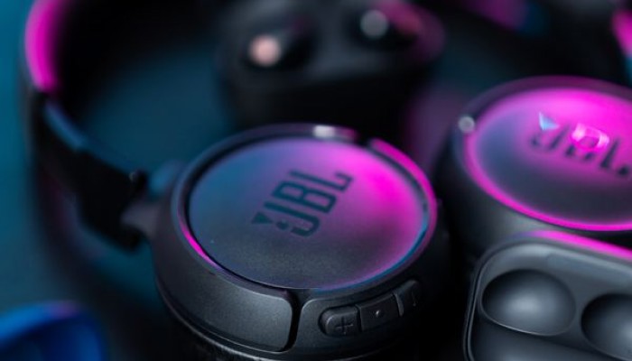 هدست بلوتوثی جی بی ال مدل Tune 520